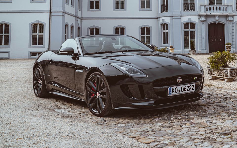 Jaguar F-Type X152